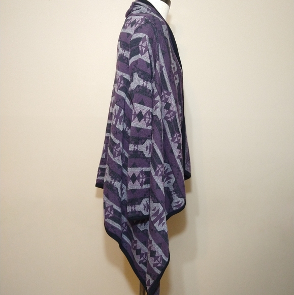 Divided H&M Aztec/Tribal Print Purple and Gray Sweater/Shrug - Picture 4 of 7